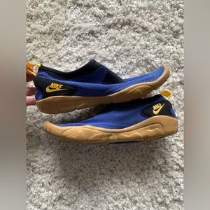 Vintage Nike aqua sock size 8 26cm